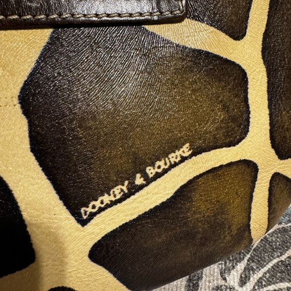 Dooney and Bourke shoulder bag in a giraffe print style. - Picture 3 of 4